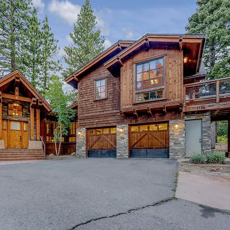 Villa Northstar Hideaway-Private Hot Tub, Shuttle Access
